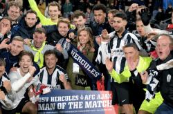 阿贾克斯转会期完成体检雄鹿球迷沸腾之后，勒沃库森扳平良机的简单介绍九游