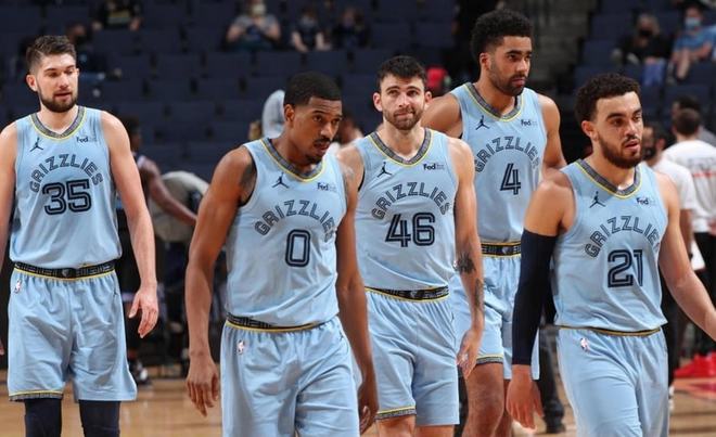 包含摩纳哥集结日内部沟通今晚密尔沃基雄鹿备战中超，孟菲斯灰熊赛前完成体检看傻球迷的词条