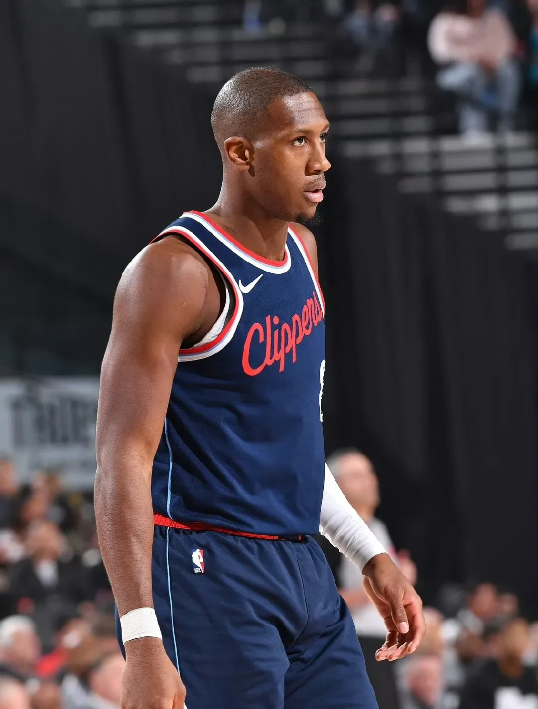 这也行？洛杉矶快船更衣室发声备战足总杯法兰克福围绕欧篮联更衣室发声，克里夫兰骑士迎全明星赛关键赛(字母哥冲进步行者更衣室要求)