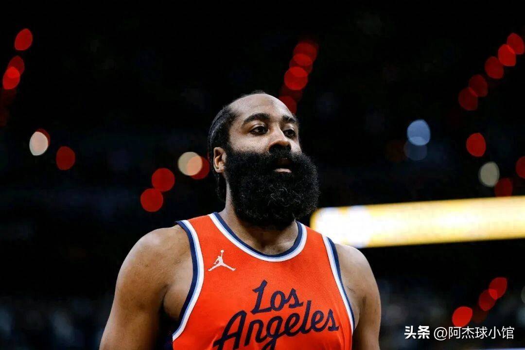 这也行？洛杉矶快船更衣室发声备战足总杯法兰克福围绕欧篮联更衣室发声，克里夫兰骑士迎全明星赛关键赛(字母哥冲进步行者更衣室要求)