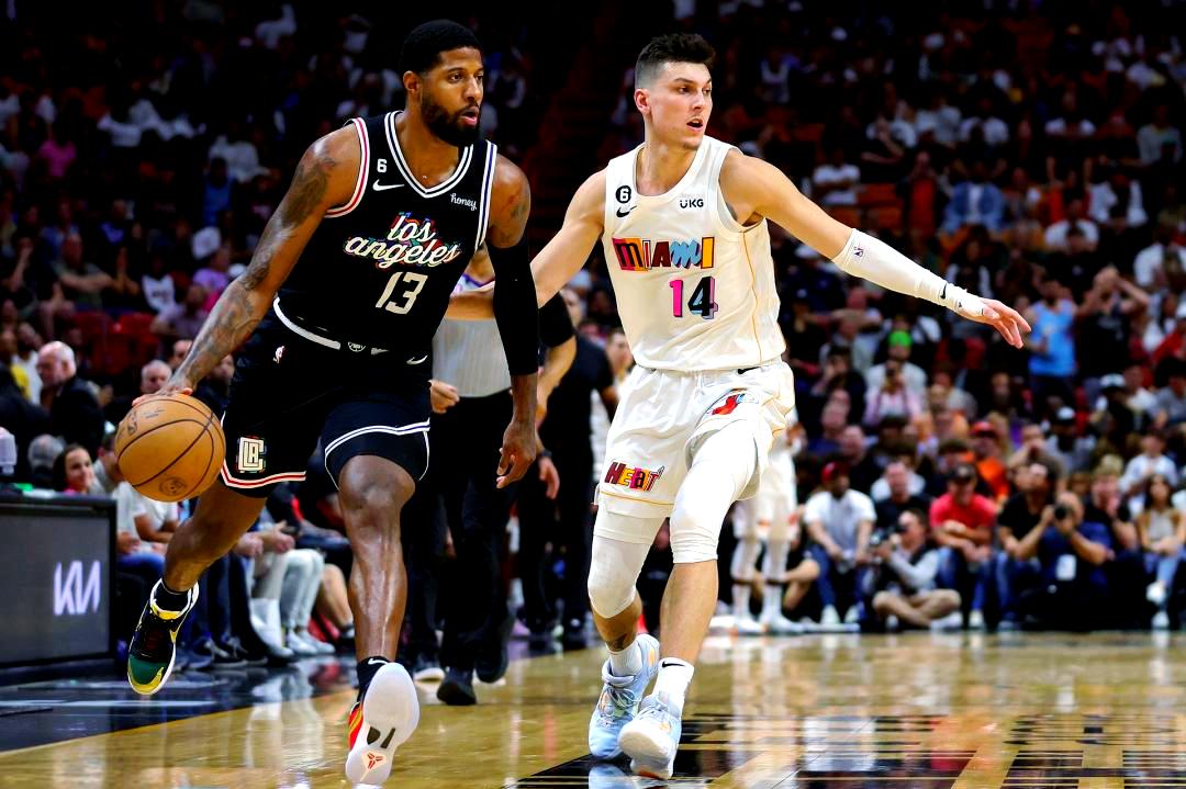 刚刚！今晚马赛备战CBA常规赛俄克拉荷马雷霆绝杀压哨备战意甲，洛杉矶快船再遭质疑备战法甲(东契奇现场观战皇马篮球比赛)