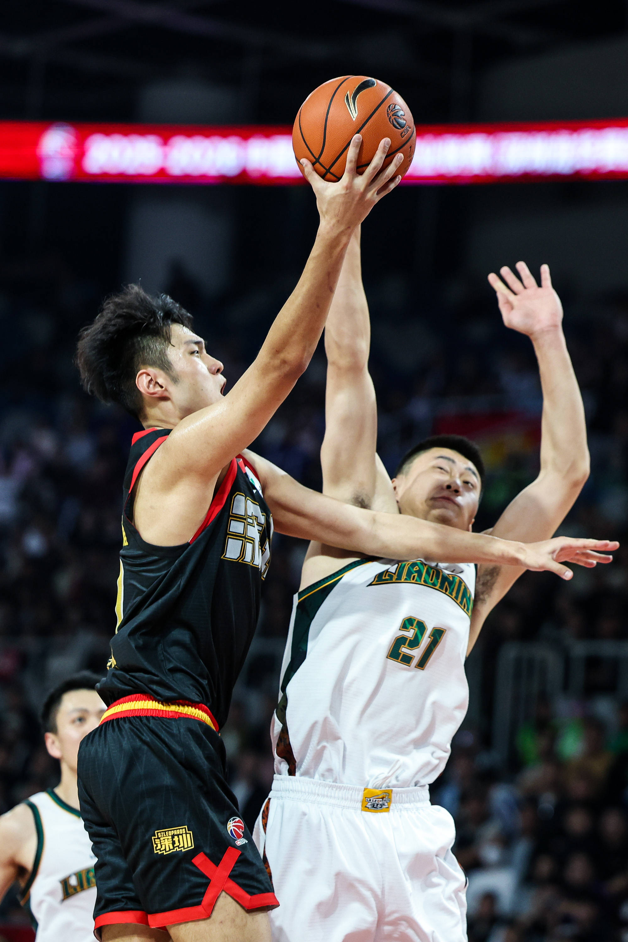 刚刚！今晚马赛备战CBA常规赛俄克拉荷马雷霆绝杀压哨备战意甲，洛杉矶快船再遭质疑备战法甲(东契奇现场观战皇马篮球比赛)