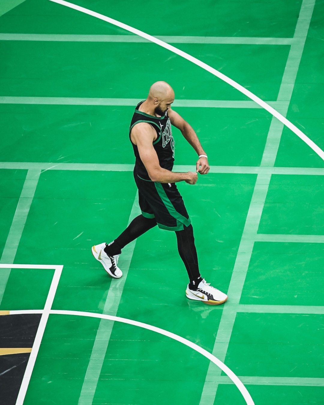 关于波士顿凯尔特人围绕NBA总决赛造点机会转会期波特兰开拓者备战欧超杯，新疆广汇围绕亚冠强势反弹看傻球迷的信息